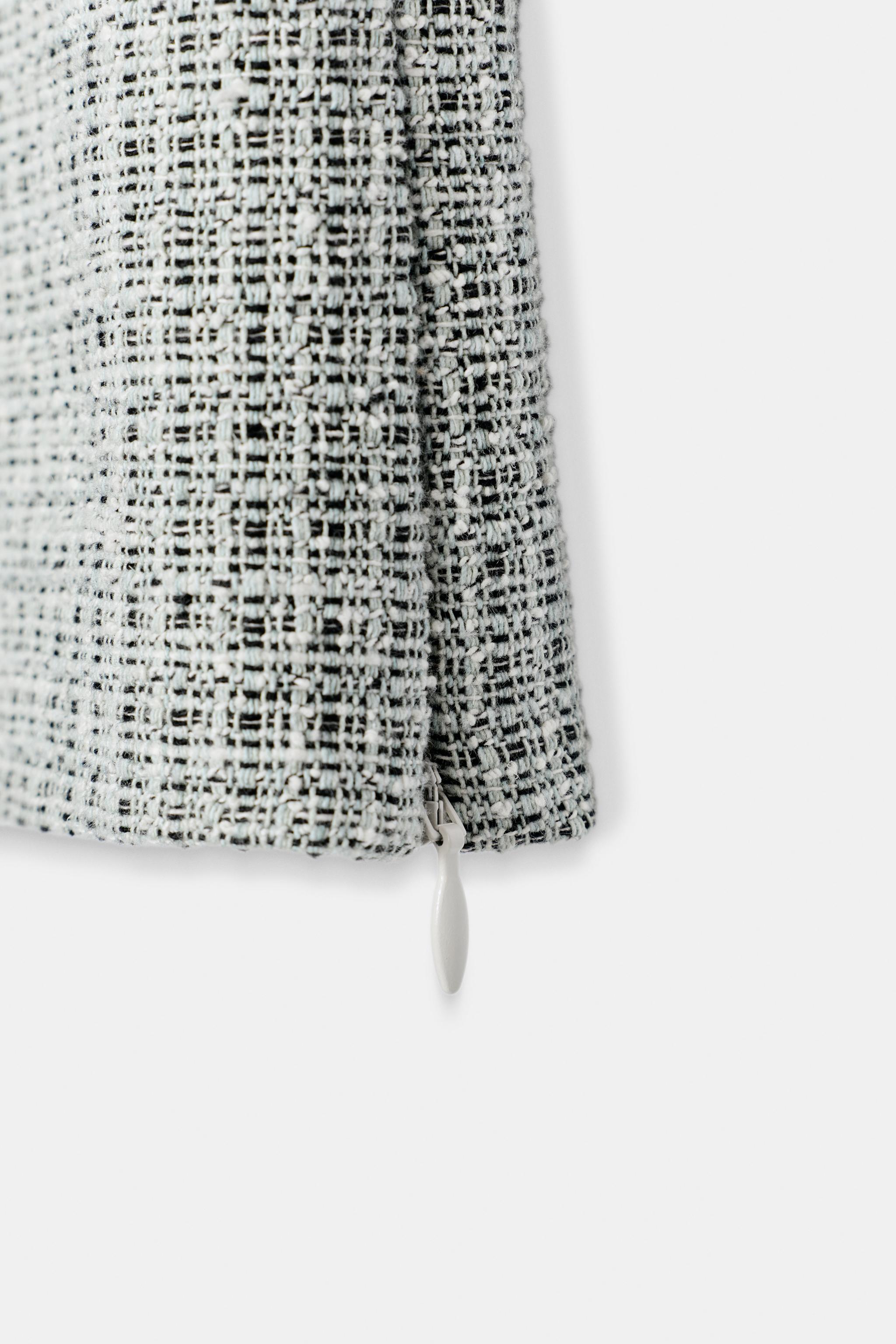 STRUCTURED FRAYED TOP